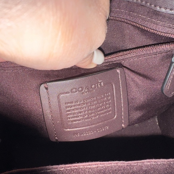 Coach Dempsey Tote 22 In Signature Jacquard With Star Embroidery - Like New - Picture 7 of 16